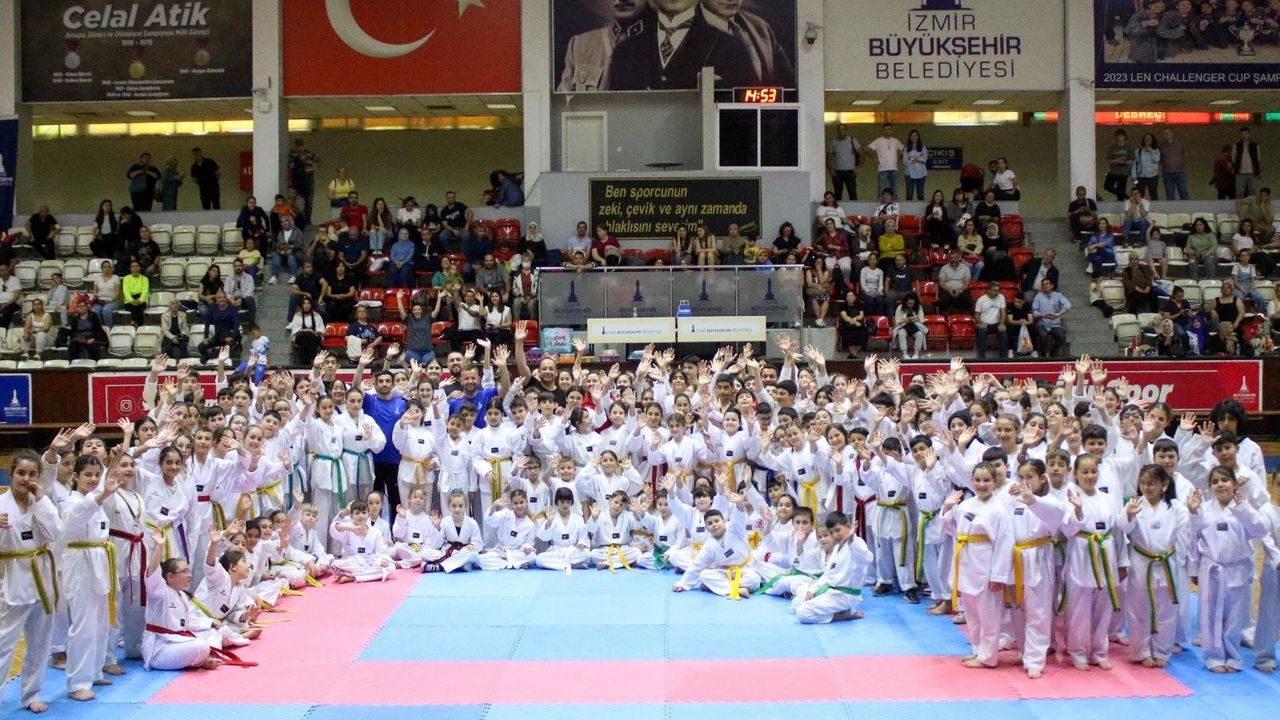 İzmirli çocuklar 23 Nisan’da spor ve eğlenceyle dolu bir gün yaşadı