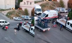 İzmir Karabağlar’da kaza | 2 moto kurye ve araç çarpıştı