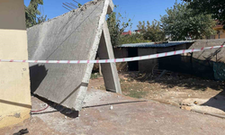 Deprem sonrası Şanlıurfa’da balkon çöktü: Bir kişi yaralandı