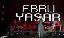 Ebru Yaşar Diyarbakır konserinde tarih yazdı