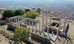 İzmir Bergama'da 4 bin 500 yıllık tanrıça idolü bulundu!