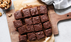 Sade ve sağlıklı bir lezzet: Unsuz şekersiz brownie tarifİ