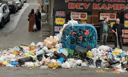 İzmir Buca'da işçiler grev yaptı, halk çöp içinde kaldı!