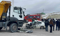 Eskişehir'de kamyon ve otomobil çarpıştı: 1 ölü!