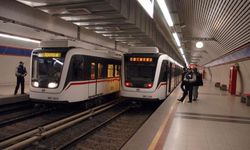 İzmir metro sefer saatleri