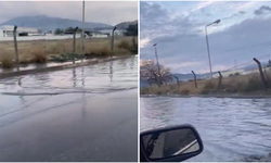 İzmir’de yollar göle döndü! Sağanak yağış trafiği felç etti