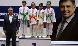 İzmir'de Süper Minikler Judo Turnuvası: Atatürk'e minnetle tatamiye çıktılar