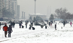 İzmir’in unutulmaz kar anısı: 2012’de Kordon beyaza bürünmüştü!