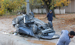 Muğla’da otomobil kağıt gibi ezildi: 3 kişi yaralandı!