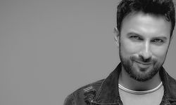 Tarkan’dan bayram mesajı: Hepinize sıkı sıkı sarılıyorum