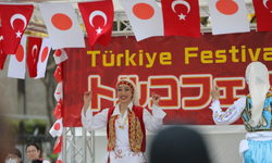 Tokyo'da Türkiye Festivali düzenlendi: Japonlar halay çekerek eğlendi