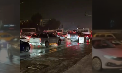 Karşıyaka’da trafik çilesi: Işıklar söndü, trafik durdu