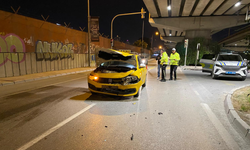 İzmir Bornova'da kaza yapıp olay yerinden kaçan sürücü kameralara yakalandı!