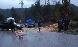 Burdur'da heyelan riski nedeniyle yol kapatıldı