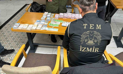 İzmir merkezli FETÖ operasyonunda 21 şüpheli tutuklandı