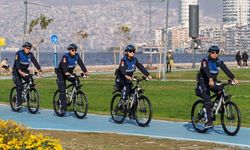 İzmir’in bisikletli zabıtaları düzenini sağlıyor: 6 bin cezai işlem uygulandı