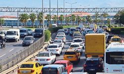İzmir'de trafiğe kayıtlı araç sayısı 2 milyona dayandı