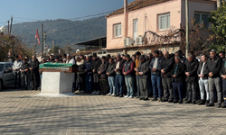 İzmir Karabağlar'da anten tamiri için çıktığı çatıdan düşen genç toprağa verildi