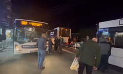 İzmir Karabağlar’da iki otobüs çarpıştı: Trafik kilitlendi!