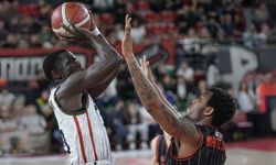 Karşıyaka, Ege derbisinde Manisa Basket’i devirdi!