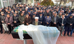 Samsun'da şüpheli halde ölen kadın, toprağa verildi