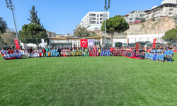 İzmir Bayraklı'da U-10 Cup Turnuvası görkemli finale imza attı