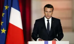 Macron: Fransız Ordusunun güçlenmesi için gençler gönüllü olmalı