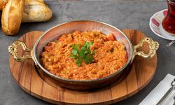 İzmir’de "Menemen soğanlı mı, soğansız mı?" tartışması alevlendi!