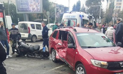 İzmir'de polis motosikleti ile otomobil çarpıştı: 2 polis memuru yaralandı!