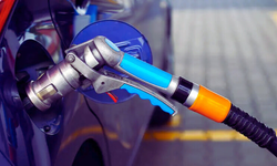 Akaryakıta gece yarısı çifte zam! İzmir’de benzin ve motorin fiyatları arttı