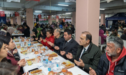 Bayraklı'da dayanışma sofrası kuruldu