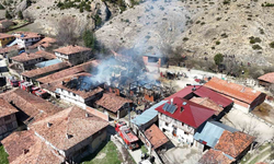 Taşköprü’de yangın: 2 ev, 2 depo ve 1 araç kül oldu!