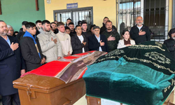 İzmir’de çatı tamiri yaparken düşen baba ve oğlu toprağa verildi