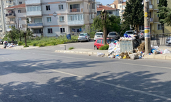Çiğli'de kriz büyüyor: Çöpler sokağa yığıldı