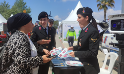 Ödemiş'te jandarmadan fuar ziyaretçilerine KADES bilgilendirmesi!