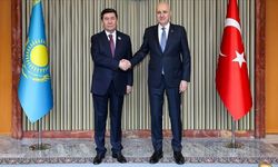 Kurtulmuş, Kazak Meclis Başkanı Koşanov’u TBMM'de ağırladı