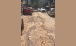 Bornova'da 6 aydır yapılmayan sokaklar toz ve çamur içinde!
