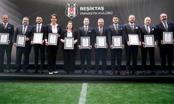 Serdal Adalı ve yönetimi mazbatalarını aldı