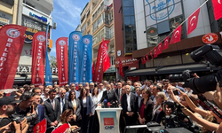 CHP İzmir, Özgür Özel’e yapılan saldırıya tepki gösterdi