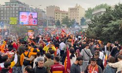 Galatasaray taraftarı Yenikapı'ya akın etti