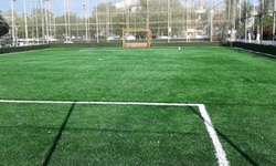 İzmir'de özel sporculara halı saha