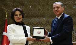 Hülya Koçyiğit: Ülkenizi ve sahip olduğunuz kültürü sevin