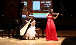 “Gençler Sahne Sizin” Konseri izleyenleri büyüledi