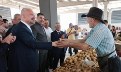 Menemen’de kapalı pazar atağı sürüyor: Türkelli Kapalı Pazar Yeri açıldı