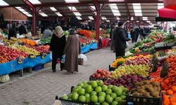 İzmir’de incir 100 TL, çilek 90 TL’den satılıyor