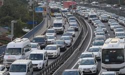 İzmir’de kaza: Ankara Caddesi’nde uzun kuyruk