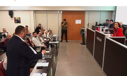 Karşıyaka Belediyesi Meclisi, gergin anlara sahne oldu