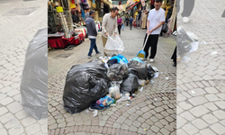 Kemeraltı'nda çöpten yürünmüyor