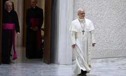 Yeni seçilen Papa Kayserili mi?