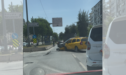 Üçyol'da üç araç kaza yaptı!
